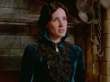 Crimson Peak review: It's gorgeous and spooky, but not the horror movie you expect from Guillermo del Toro Crimson Peak review: It's gorgeous and spooky, but not the horror movie you expect from Guillermo del Toro