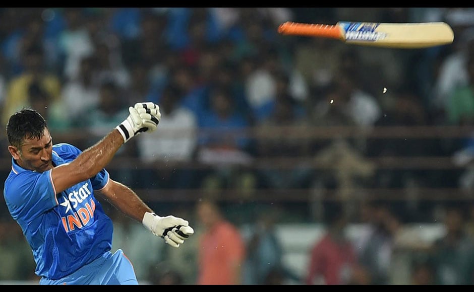 India Vs South Africa 3rd ODI Photos: Dhoni's Flying Bat, Du Plessis ...