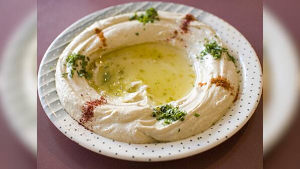 Hummus for harmony: Israel restaurant offers 50% discount for Arabs, Jews sitting together