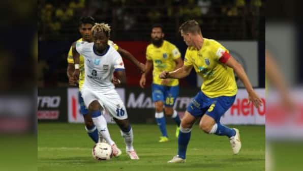 ISL 2015: In a game of near misses, Kerala Blasters and Mumbai City play out goalless draw