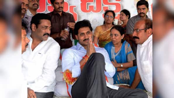 Police foil Jaganmohan Reddy's fast seeking special status for Andhra, shift him to hospital