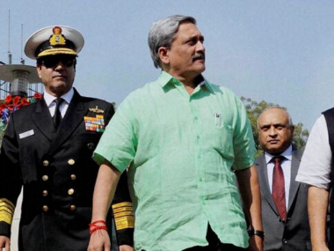 Manohar Parrikar seeks report from service chiefs on wider role for women Manohar Parrikar seeks report from service chiefs on wider role for women