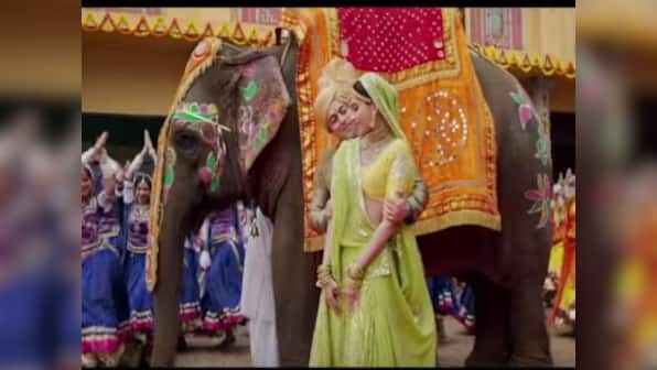 Salman Khan, Sonam Kapoor take us back to 90s in Prem Ratan Dhan Payo's title track