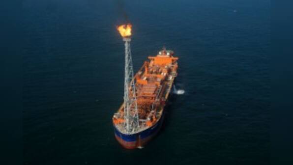 Moody's expects RIL's refinery margins to improve by $2 a barrel