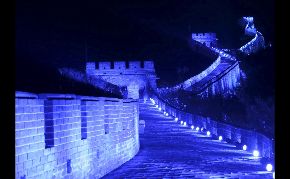 From Mumbai to Mexico to Giza: World landmarks turn blue to mark UN's 70th anniversary From Mumbai to Mexico to Giza: World landmarks turn blue to mark UN's 70th anniversary