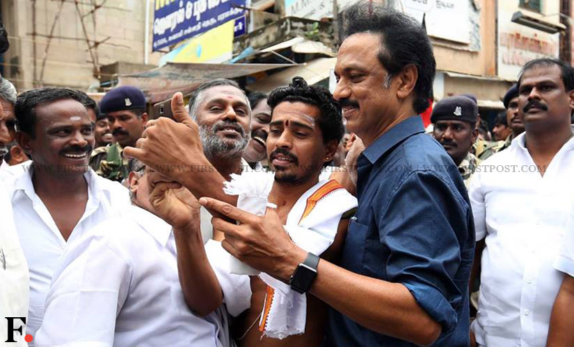 MK Stalin tours across southern Tamil Nadu, interact with locals MK Stalin tours across southern Tamil Nadu, interact with locals