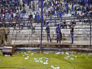 From condemnation to jokes, how Twitter reacted to fans throwing bottles at Indian team in Cuttack From condemnation to jokes, how Twitter reacted to fans throwing bottles at Indian team in Cuttack