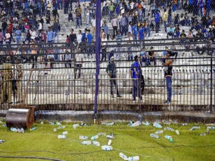 From condemnation to jokes, how Twitter reacted to fans throwing bottles at Indian team in Cuttack