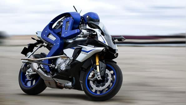 2015 Tokyo Motor Show: Yamaha showcases autonomous motorcycle-riding humanoid robot