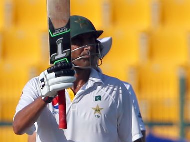 Unhappy with umpiring, Younis Khan leaves Pakistan One-Day Cup mid-way Unhappy with umpiring, Younis Khan leaves Pakistan One-Day Cup mid-way