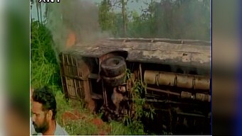 Andhra Pradesh: 13 persons dead, 10 injured in truck-bus collision