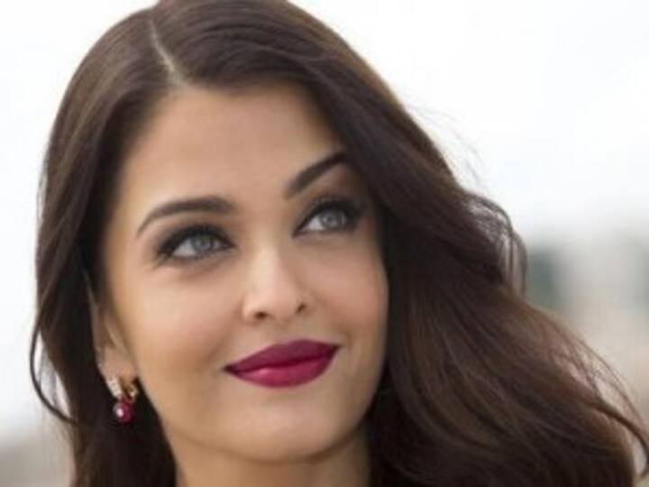 Aishwarya, Rahman dazzle at ISL 2015 kick-off Aishwarya, Rahman dazzle at ISL 2015 kick-off