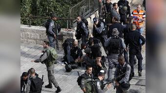Palestinians torch Jewish holy site Joseph's Tomb, Middle East violence escalates, blood on the streets