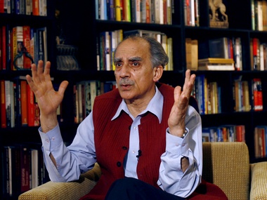 NDA govt like Congress plus a cow, people are recalling Manmohan days: Arun Shourie NDA govt like Congress plus a cow, people are recalling Manmohan days: Arun Shourie