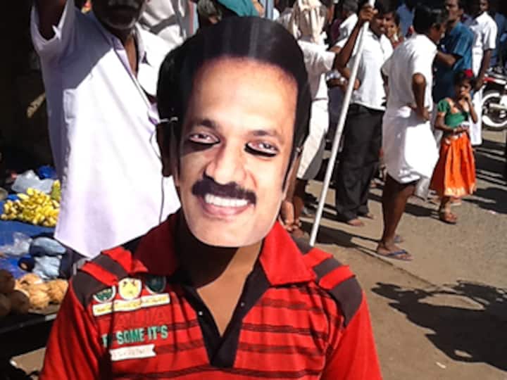 Stalin apologises to Tamil Nadu voters in push for 2016 bid