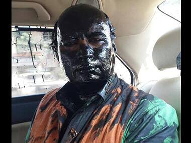 Sudheendra Kulkarni after the Shiv Sena activists attacked him. Image courtesy: IBNLive