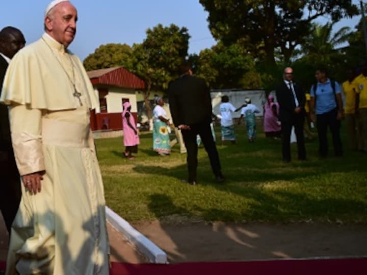 'Lay down your arms', says Pope Francis in divided Central African Republic