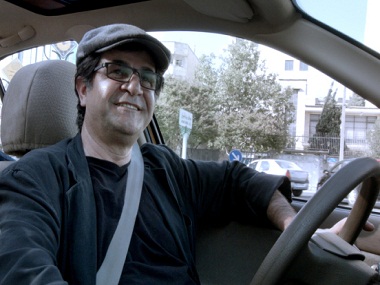 Taxi review: This twisted film set in Tehran is entirely shot in one cab Taxi review: This twisted film set in Tehran is entirely shot in one cab