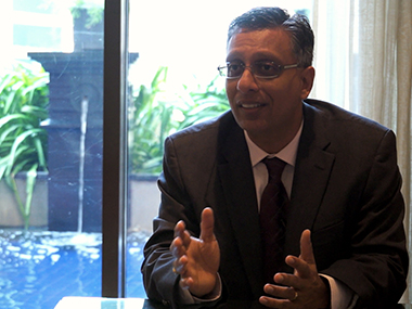 How CIOs can respond to agility demands and Shadow IT challenges with falling IT budgets How CIOs can respond to agility demands and Shadow IT challenges with falling IT budgets