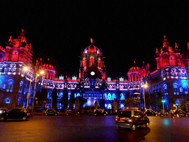 CST’s faux pas: Iconic station gets French flag wrong while showing solidarity for Paris attacks CST’s faux pas: Iconic station gets French flag wrong while showing solidarity for Paris attacks