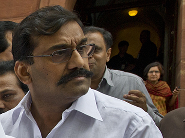 BJP offers party posts to film personalities in Tamil Nadu BJP offers party posts to film personalities in Tamil Nadu