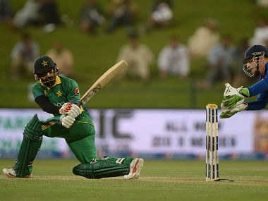 Hafeez ton helps Pakistan crush England in first ODI Hafeez ton helps Pakistan crush England in first ODI