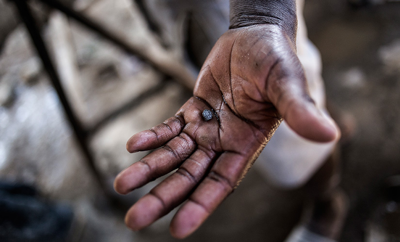 Bullets, gold dust and illegal miners: Gang wars erupt over abandoned mines in South Africa Bullets, gold dust and illegal miners: Gang wars erupt over abandoned mines in South Africa