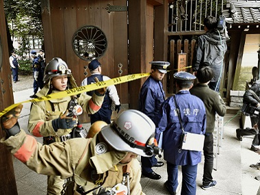 Explosion rocks Japan's contentious Yasukuni shrine for war victims in Tokyo; none reported injured Explosion rocks Japan's contentious Yasukuni shrine for war victims in Tokyo; none reported injured