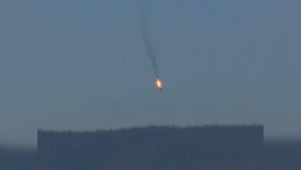 Pilot killed after Turkey shoots down Russian warplane near Syrian border
