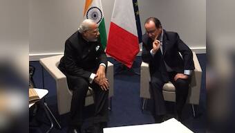 PM Modi meets French president Hollande at UN climate summit in Paris