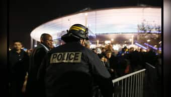 Paris attacks: Obama, Hollande pledge to work together to 'defeat the scourge of terrorism'