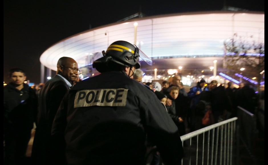 Paris attacks: Obama, Hollande pledge to work together to 'defeat the scourge of terrorism' Paris attacks: Obama, Hollande pledge to work together to 'defeat the scourge of terrorism'
