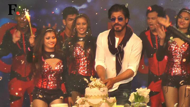 Watch: Shah Rukh Khan celebrates 50th birthday at Taj Land's End in Mumbai