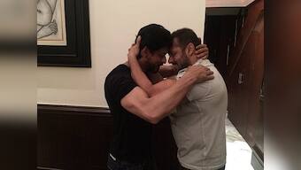 Bromance continues: Salman, Shah Rukh dedicate Dubsmash videos to each other