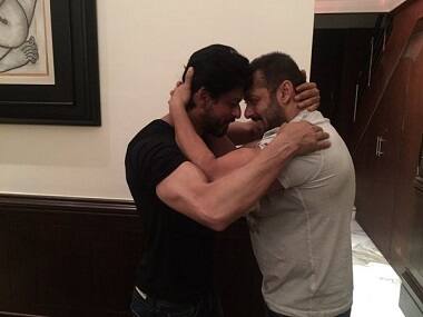 Bromance continues: Salman, Shah Rukh dedicate Dubsmash videos to each other