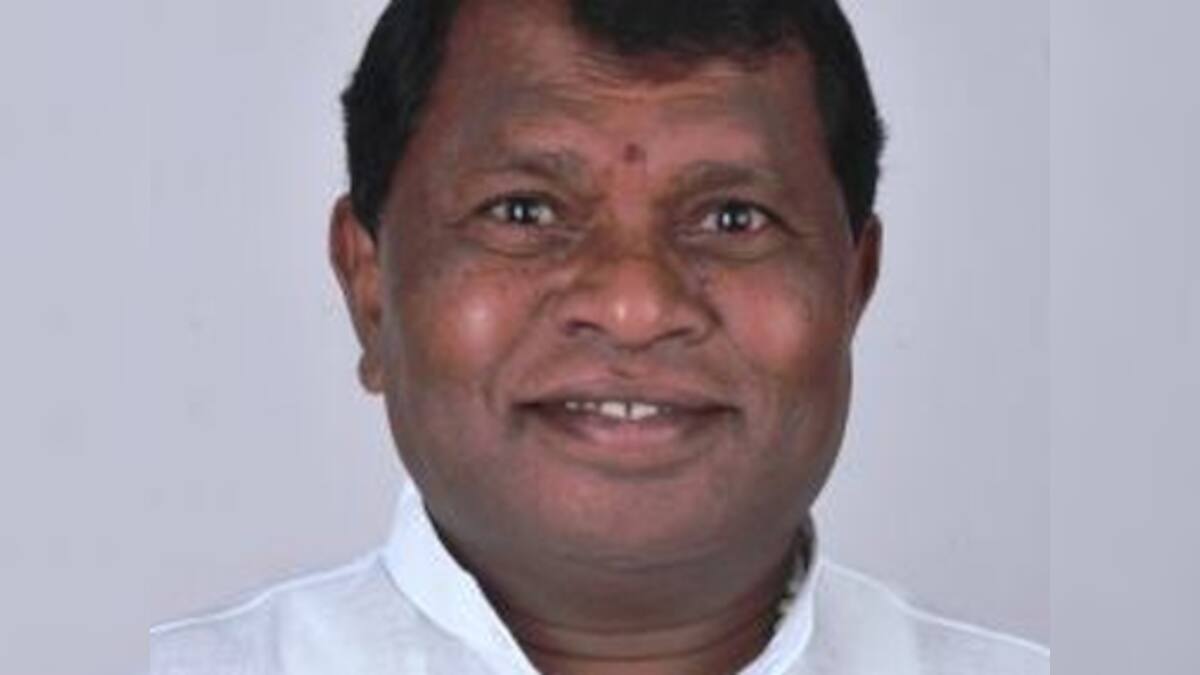 Another setback for Congress: Fire incident in Sircilla Rajaiah's home ...
