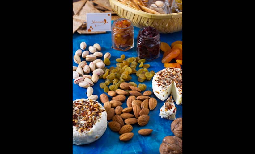 Snowcake-hamper-diwali-Casa-Del-Cheese