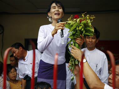 Myanmar president 'will hand power' to Suu Kyi after poll win Myanmar president 'will hand power' to Suu Kyi after poll win