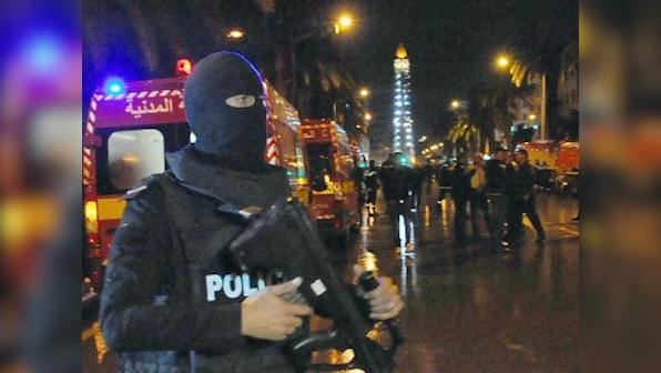 Bus blast kills 12 in Tunisia; President Essebsi declares curfew, 30-day emergency