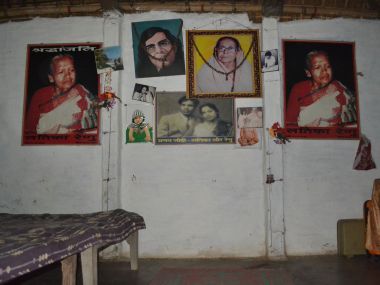 Bihar Elections: For votes, netas remember influential writer 'Renu', target his caste members Bihar Elections: For votes, netas remember influential writer 'Renu', target his caste members