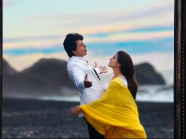 Watch: Rohit Shetty fails miserably in 'Gerua' at turning back the clock with SRK and Kajol Watch: Rohit Shetty fails miserably in 'Gerua' at turning back the clock with SRK and Kajol