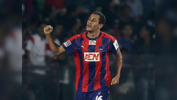 Indian Super League: Delhi Dynamos seal semif-final spot after late Dos Santos winner