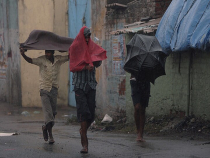 Heavy rain continues, Centre releases Rs 900 cr for Tamil Nadu