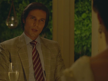 Main Aur Charles falls apart at the seams: Only Randeep Hooda as Sobhraj holds it together Main Aur Charles falls apart at the seams: Only Randeep Hooda as Sobhraj holds it together