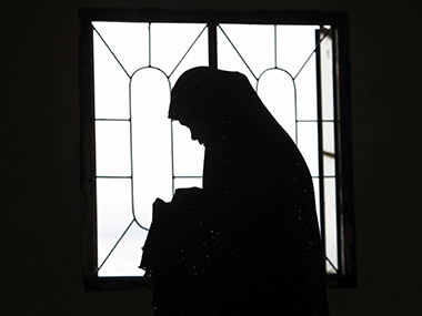 UP man allegedly bludgeons wife to death for not bearing children UP man allegedly bludgeons wife to death for not bearing children