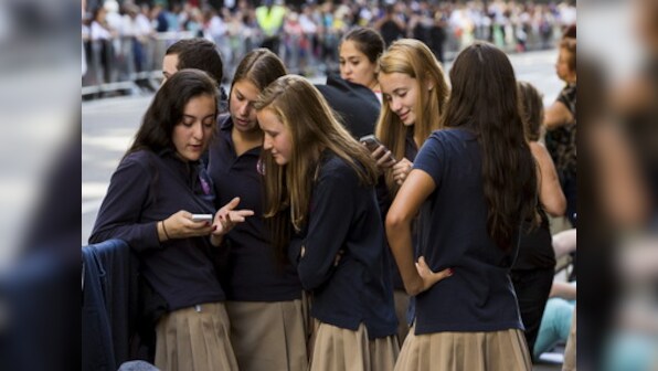 Digital Romance: Teens say breaking up over text is not cool, make it 'personal'