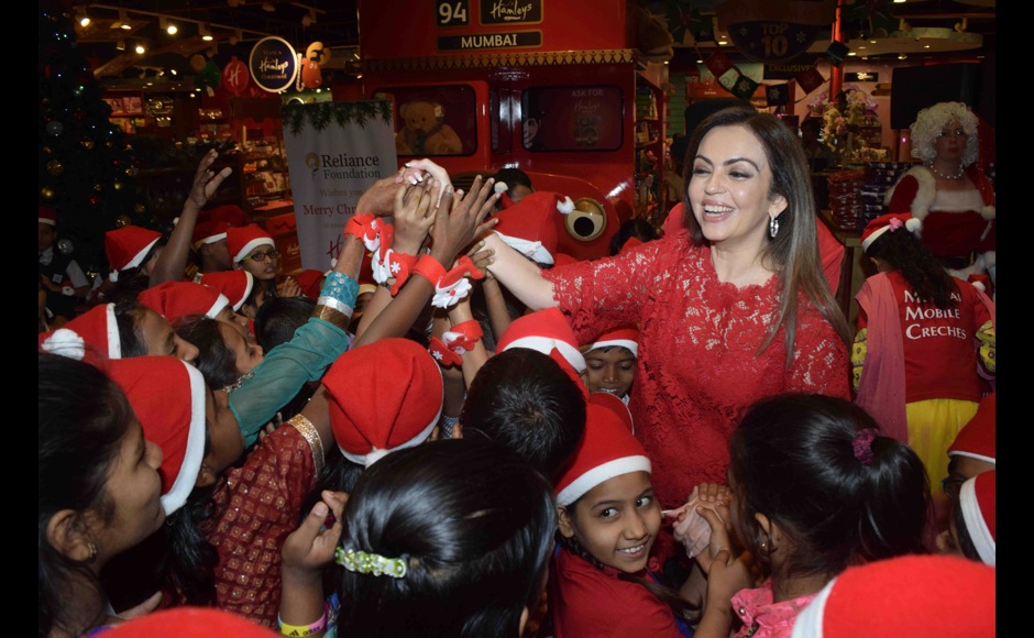 Cheering them up! Nita Ambani celebrates Christmas with underprivileged children in Mumbai Cheering them up! Nita Ambani celebrates Christmas with underprivileged children in Mumbai