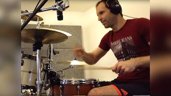 Watch: Trading in his gloves for sticks, Arsenal 'keeper Petr Cech jams to System of a Down