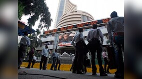 Monkeys' guide to stock investing in 2015: How small-cap stocks did wonders in a challenging market