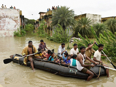 Heavy rains bring Chennai to a halt, schools and colleges shut on Tuesday: One dead in Thanjavur Heavy rains bring Chennai to a halt, schools and colleges shut on Tuesday: One dead in Thanjavur